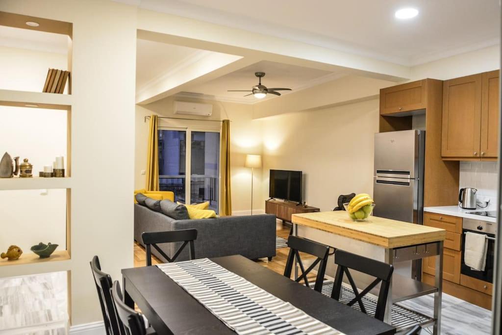 The Parthenon Terrace Renovated With A View ! Apartament *